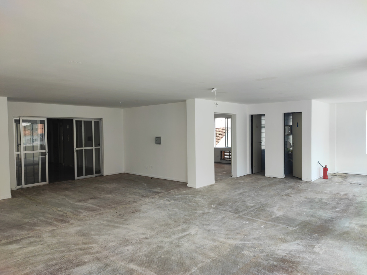 Sala comercial n° 201 c/ 05 vagas em Curitiba/PR