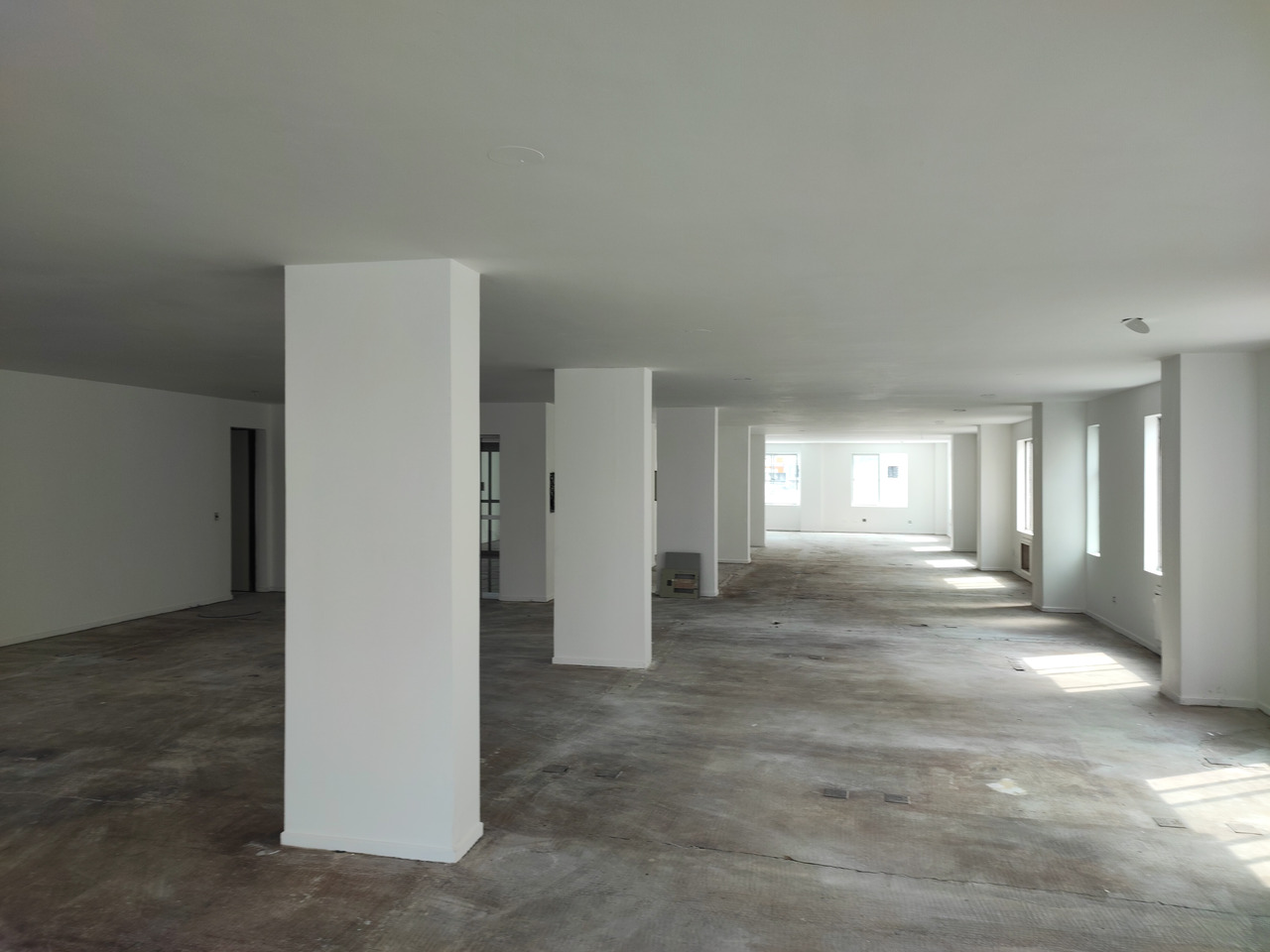 Sala comercial n° 201 c/ 05 vagas em Curitiba/PR